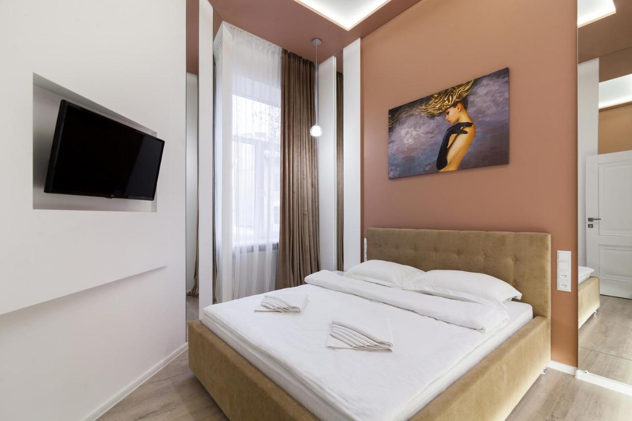 Royal Stylish Apartment In The Old City Lviv Exterior photo